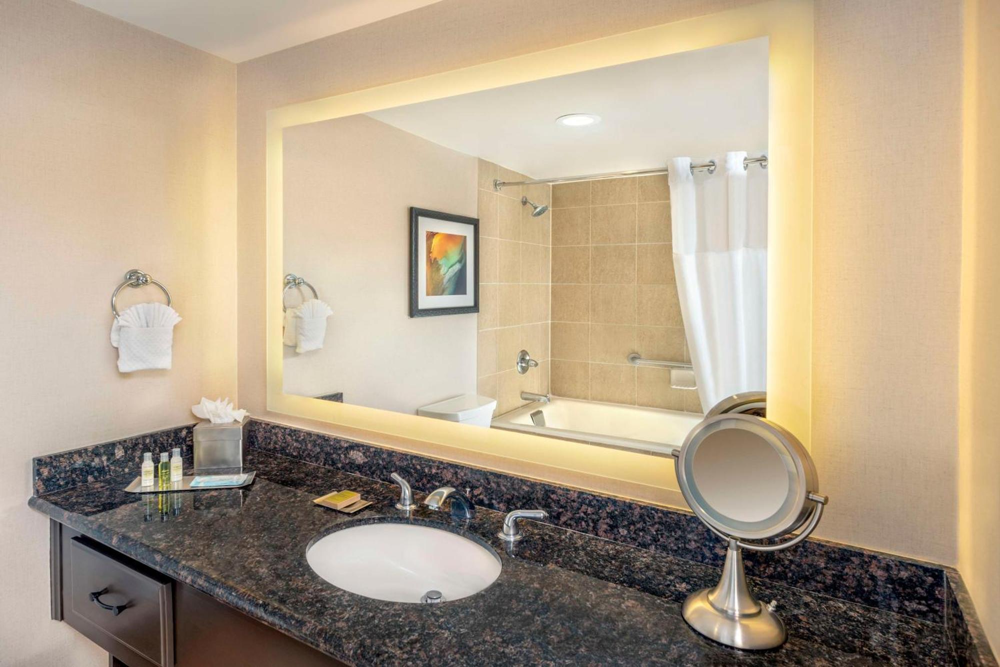 ดับเบิ้ลทรี บาย ฮิลตัน ซาน เบอร์นาร์ดิโน Hotel ซานเบอร์นาร์ดิโน ภายนอก รูปภาพ