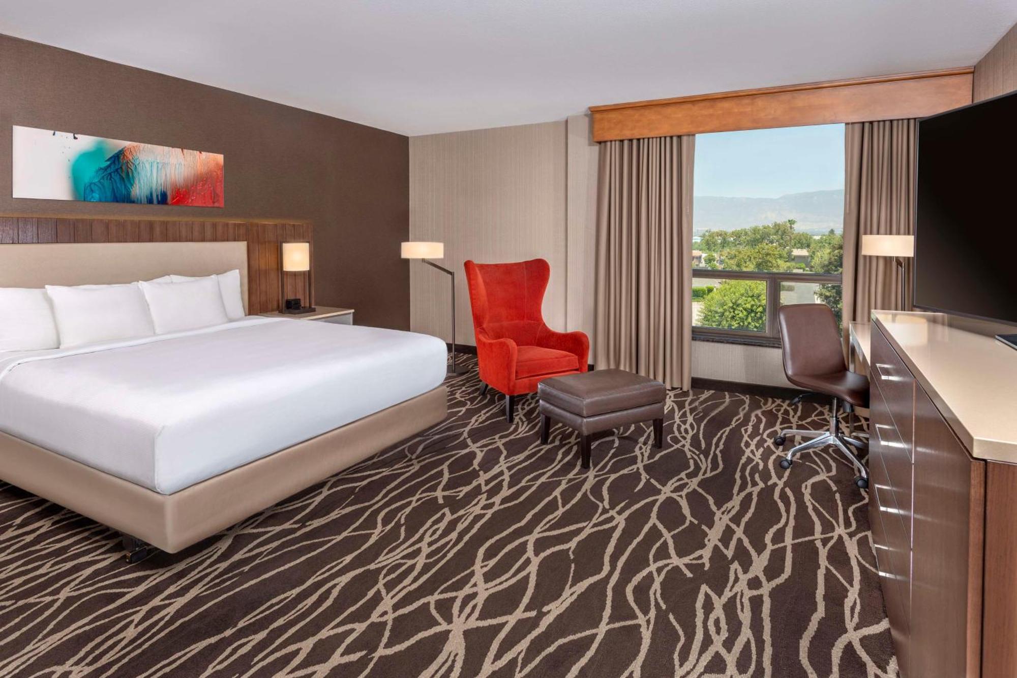 ดับเบิ้ลทรี บาย ฮิลตัน ซาน เบอร์นาร์ดิโน Hotel ซานเบอร์นาร์ดิโน ภายนอก รูปภาพ